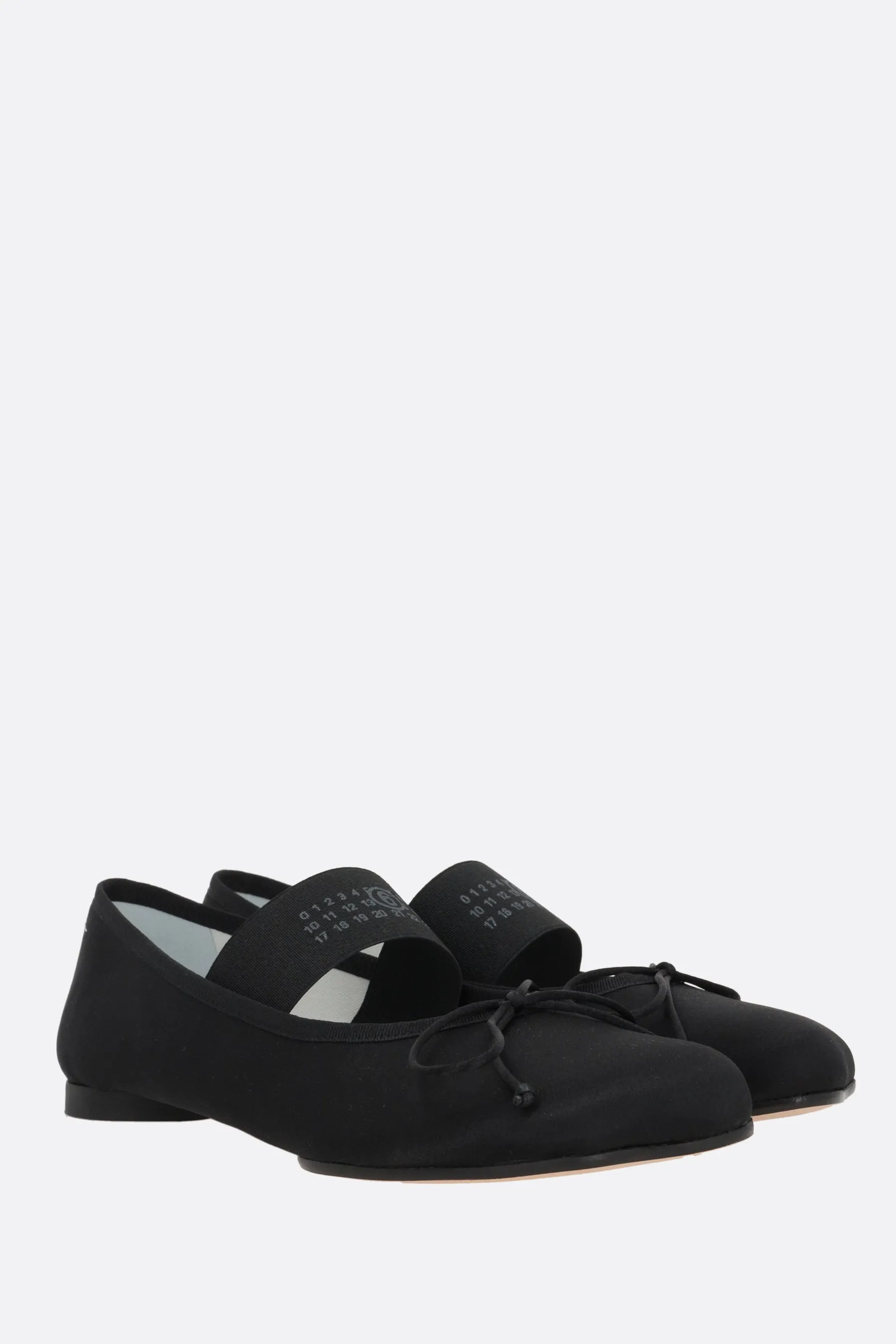 Anatomic satin ballerinas