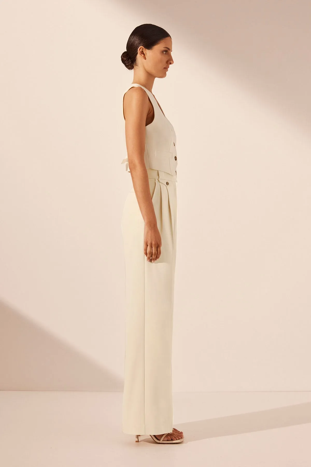 IRENA TAILORED FITTED VEST - CREAM