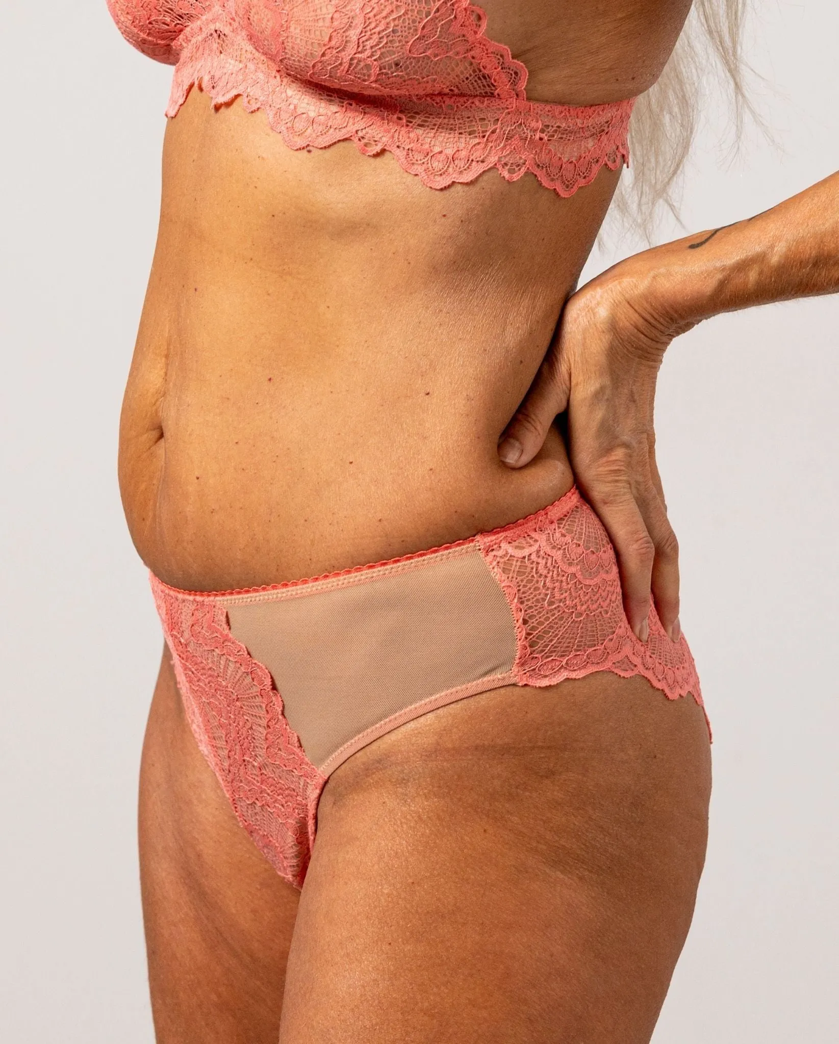 Lace Cheeky Coral/Sand