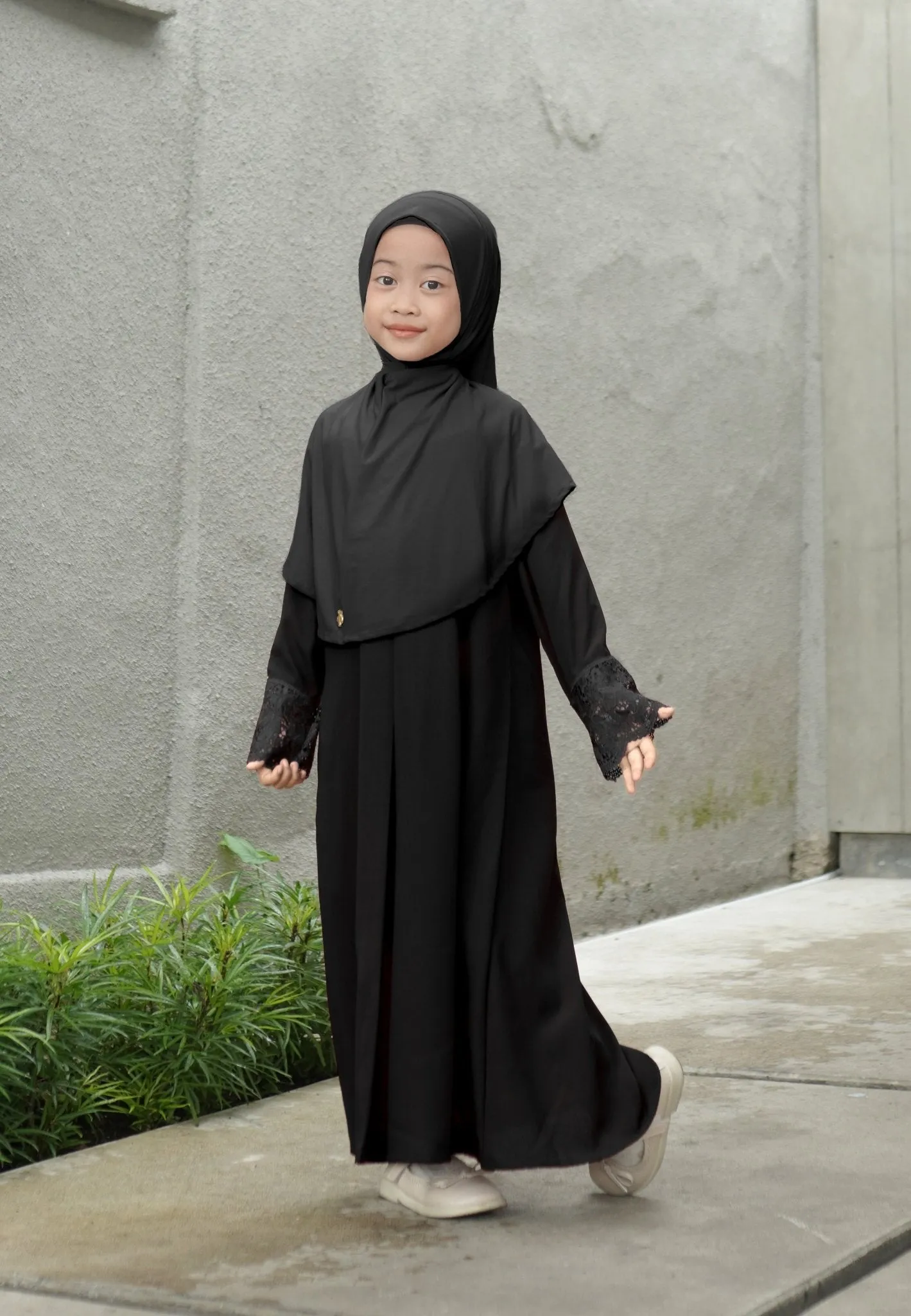 Meena Lace Abaya Anak